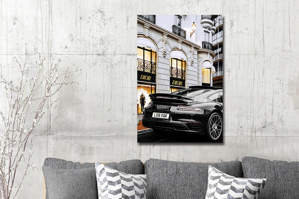 Schilderij 80x120 Luxe auto voor winkel (Glas)