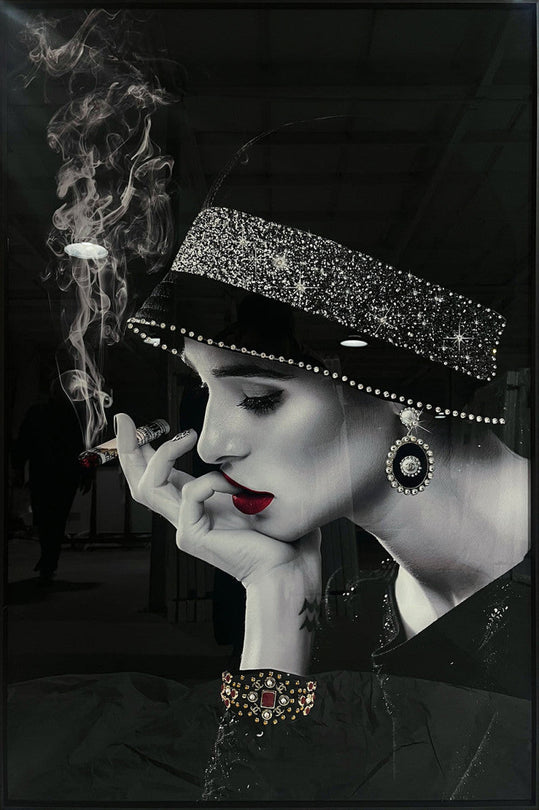 Schilderij met kristallen en lijst 80x120 Rokende vrouw (Glas)