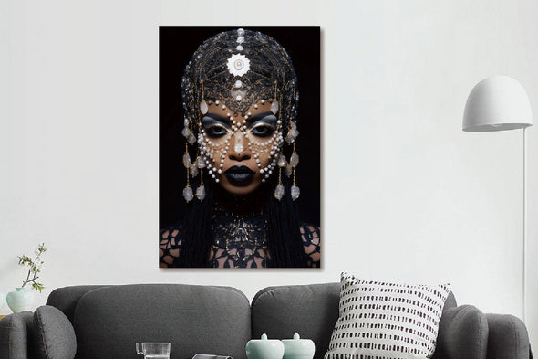 Schilderij 80x120 Vrouw met blauwe/witte sieraden (Glas)