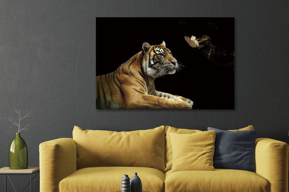 Schilderij 120x80 Tijger met vlinder (Glas)